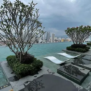Beacon Executive 2br At By Wl Apartment George Town